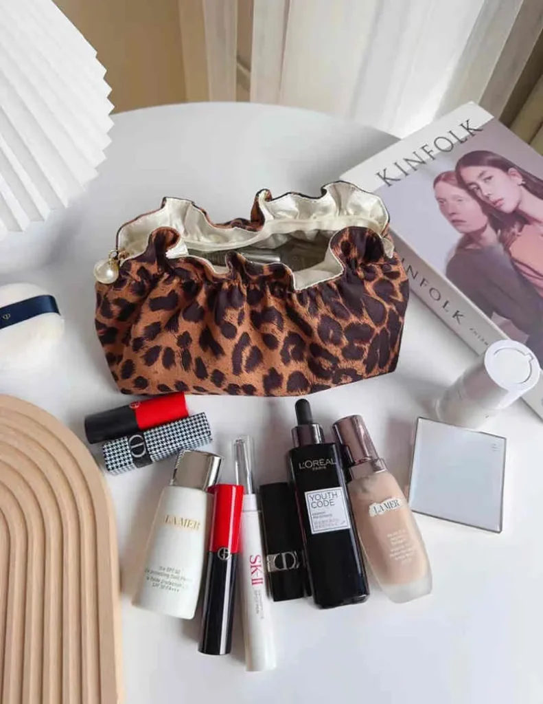 women-leopard-print-makeup-bag